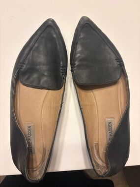 Steve Madden Black Pointed-Toe Leather Slip-On Flats